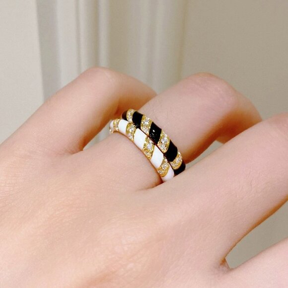 Aquamarine/ Red Corundum Ring, Drip Glaze Black/White Medieval Enamel Ring - Picture 7 of 9